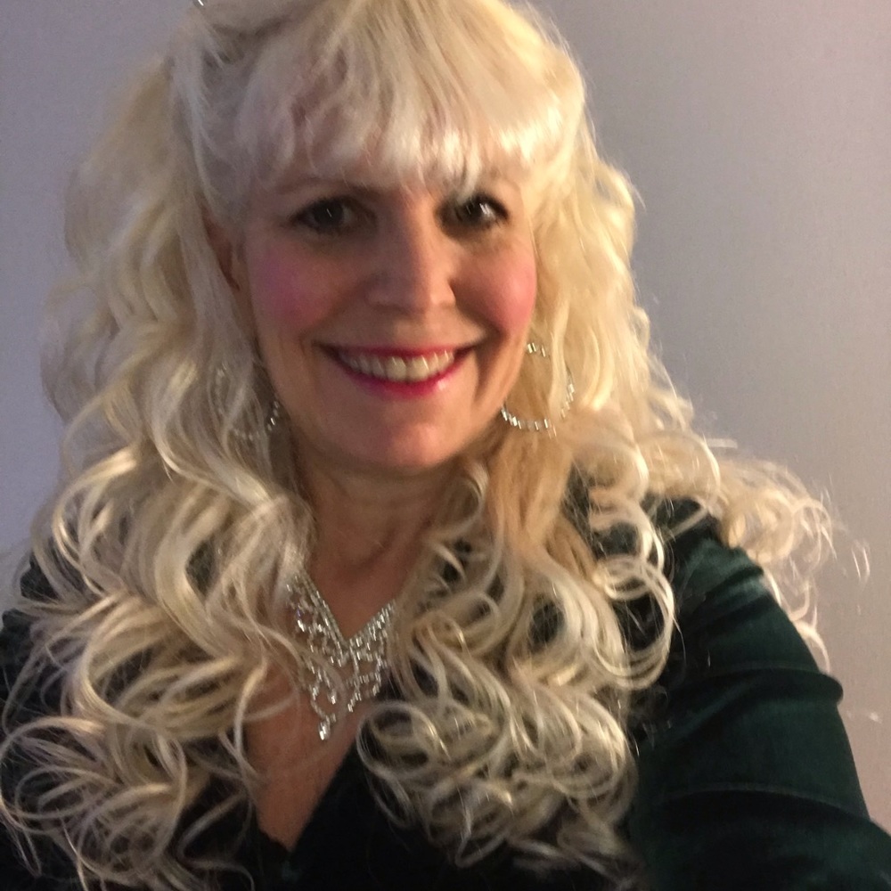 Meet your Posher, Cecilia